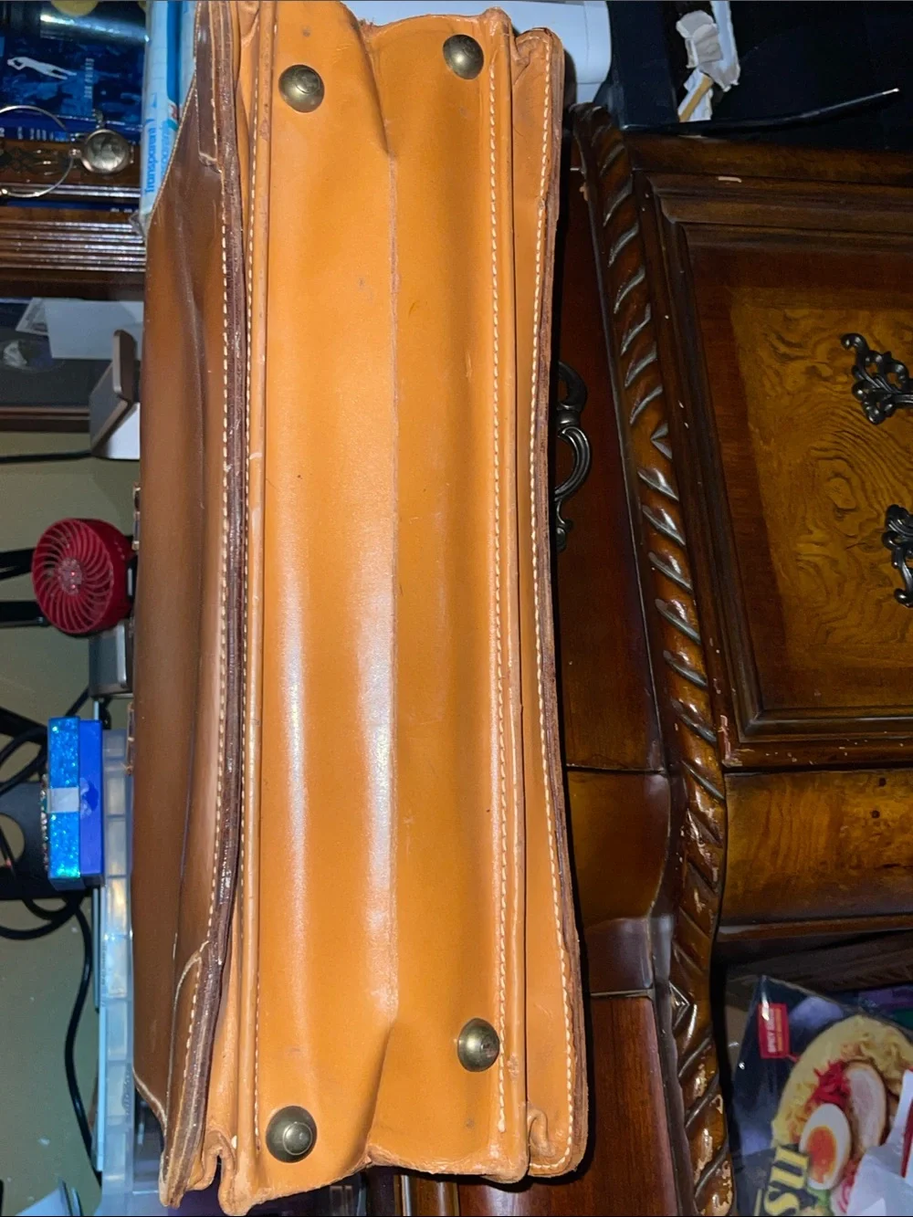 Vintage Atlas-Classic Men's Tan Leather Briefcase with Top Handle